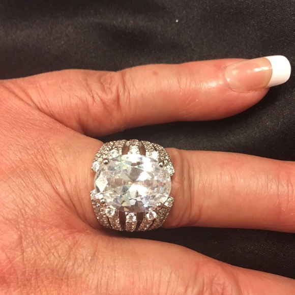 REDUCED Classy Cocktail Ring  Sterling Silver Sze 8- Sale - Picture 3 of 7